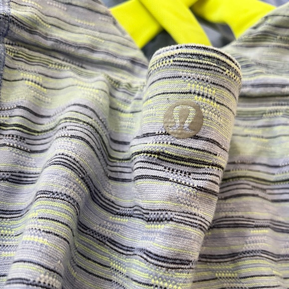 Lululemon Athletic Cross Back Tank Top Size 2 - Picture 4 of 5